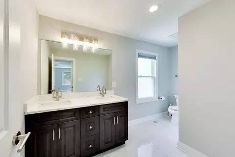 Bath - 5502 Groveside Ln, Rolling Meadows, IL 60008 photo 2 of 5