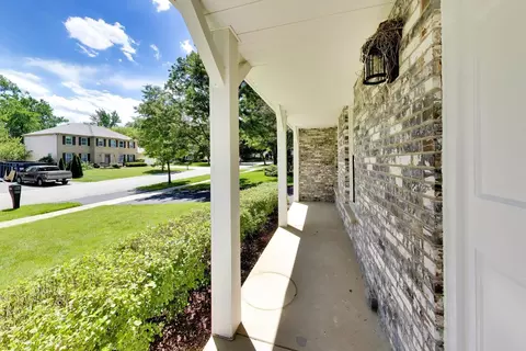 Exterior - 5502 Groveside Ln, Rolling Meadows, IL 60008 photo 4 of 8