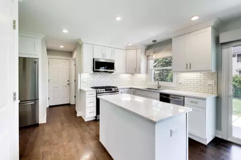 Kitchen - 5502 Groveside Ln, Rolling Meadows, IL 60008 photo 4 of 4