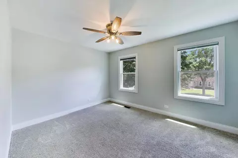 Bedroom - 5502 Groveside Ln, Rolling Meadows, IL 60008 photo 8 of 10