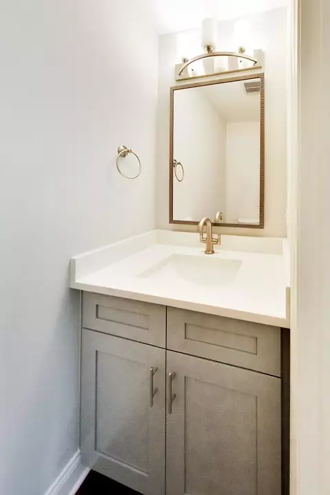 Bath - 5502 Groveside Ln, Rolling Meadows, IL 60008 photo 1 of 5