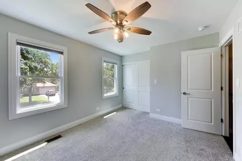 Bedroom - 5502 Groveside Ln, Rolling Meadows, IL 60008 photo 9 of 10