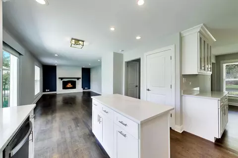 Kitchen - 5502 Groveside Ln, Rolling Meadows, IL 60008 photo 2 of 4