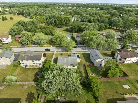 View/Area - 116 Cloverleaf Rd, Matteson, IL 60443 photo 5 of 6