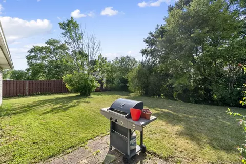 Exterior - 116 Cloverleaf Rd, Matteson, IL 60443 photo 4 of 6