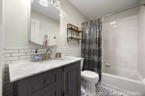 Bath - 25063 Brett St, Plainfield, IL 60544 photo 5 of 6