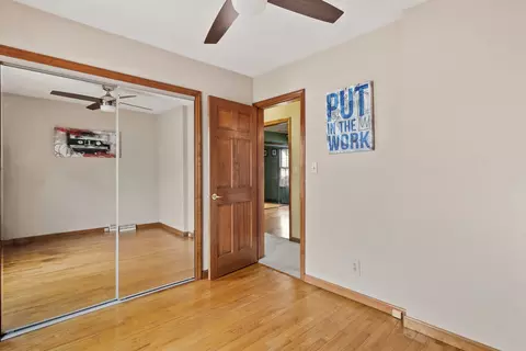 Bedroom - 4303 27th Ave Ct, Moline, IL 61265 photo 4 of 6