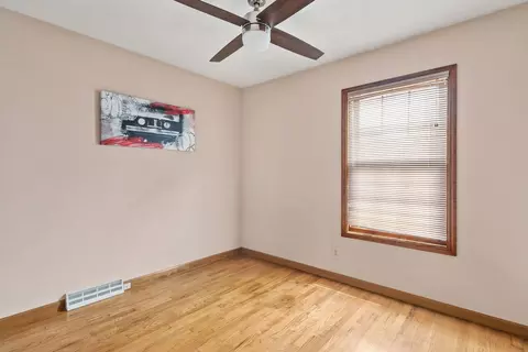 Bedroom - 4303 27th Ave Ct, Moline, IL 61265 photo 3 of 6