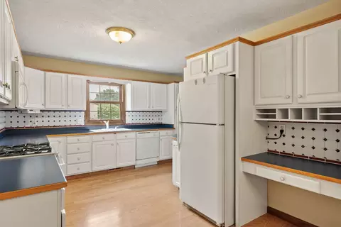 Kitchen - 4303 27th Ave Ct, Moline, IL 61265 photo 1 of 3