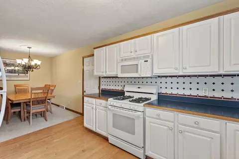 Kitchen - 4303 27th Ave Ct, Moline, IL 61265 photo 2 of 3