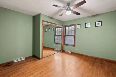 Bedroom - 4303 27th Ave Ct, Moline, IL 61265 photo 1 of 6