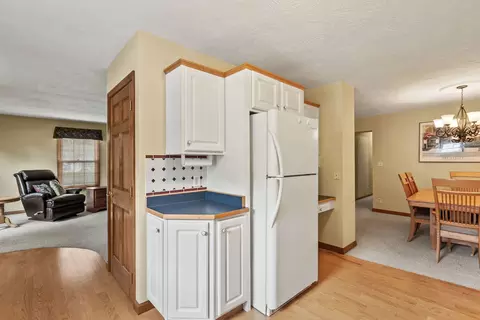 Kitchen - 4303 27th Ave Ct, Moline, IL 61265 photo 3 of 3