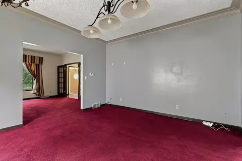 Living - 1105 11th Ave, Moline, IL 61265 photo 3 of 6