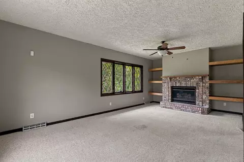 Living - 1105 11th Ave, Moline, IL 61265 photo 5 of 6