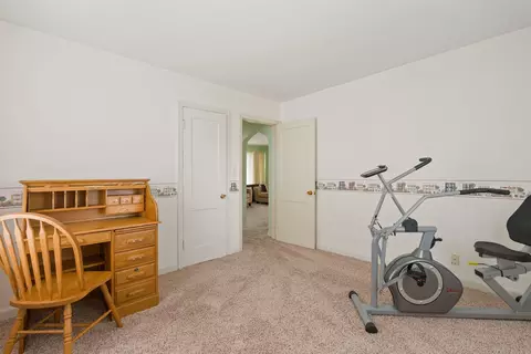 Bedroom - 1136 53rd St, Moline, IL 61265 photo 4 of 7