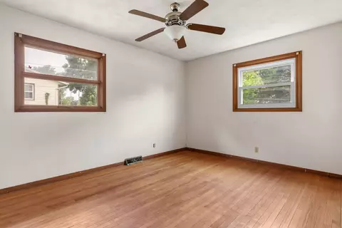 Bedroom - 4336 26th Ave, Moline, IL 61265 photo 1 of 6