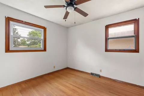 Bedroom - 4336 26th Ave, Moline, IL 61265 photo 5 of 6