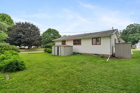 Exterior - 4336 26th Ave, Moline, IL 61265 photo 5 of 7