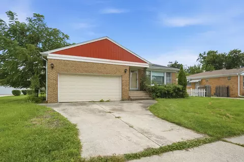 1944 Gardner Rd, Westchester, IL 60154