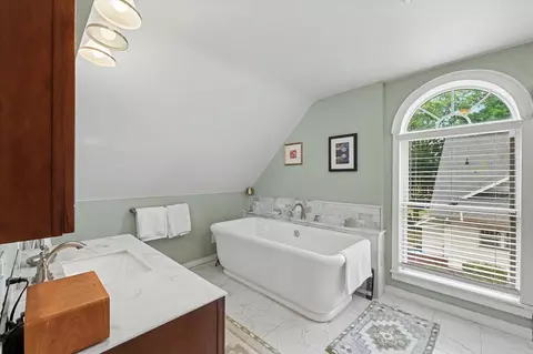 Bath - 318 E Main St, Monticello, IL 61856 photo 3 of 4