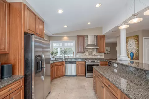 Kitchen - 604 Foster Ave, Bartlett, IL 60103 photo 2 of 5