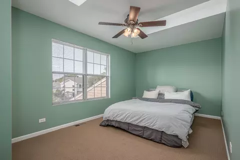 Bedroom - 604 Foster Ave, Bartlett, IL 60103 photo 4 of 5