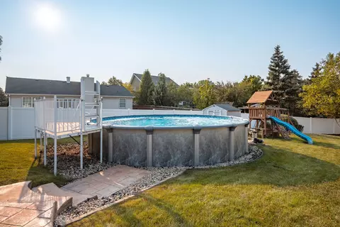 Exterior - 604 Foster Ave, Bartlett, IL 60103 photo 6 of 10