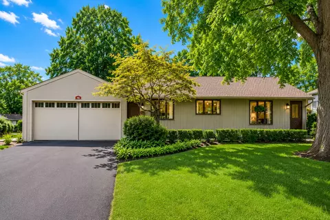 46 Golfview Rd, Lake Zurich, IL 60047