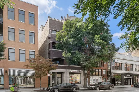 1109 W Belmont Ave #4, Chicago, IL 60657