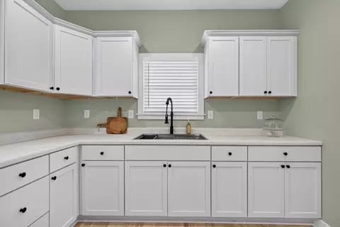 Kitchen - 127 W Moore St, Ottawa, IL 61350 photo 3 of 3