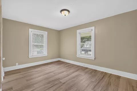 Bedroom - 127 W Moore St, Ottawa, IL 61350 photo 4 of 4