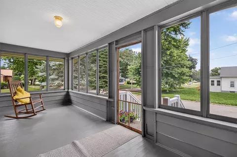 Exterior - 127 W Moore St, Ottawa, IL 61350 photo 5 of 6