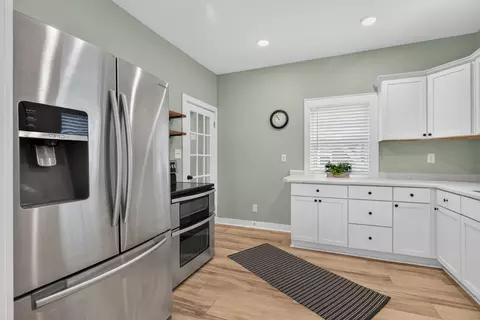 Kitchen - 127 W Moore St, Ottawa, IL 61350 photo 2 of 3