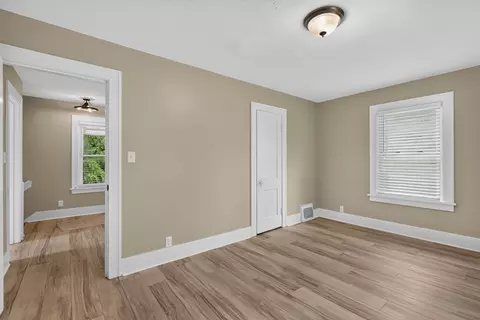 Bedroom - 127 W Moore St, Ottawa, IL 61350 photo 3 of 4