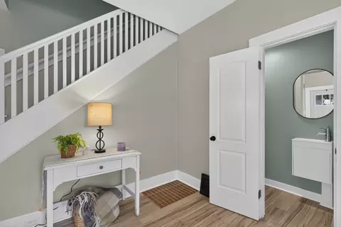 Entry Way - 127 W Moore St, Ottawa, IL 61350 photo 4 of 6