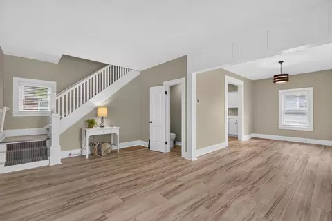 Entry Way - 127 W Moore St, Ottawa, IL 61350 photo 3 of 6