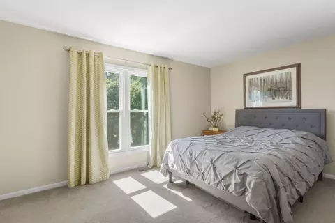 Bedroom - 840 S Cleburne Ave, Bartlett, IL 60103 photo 3 of 4