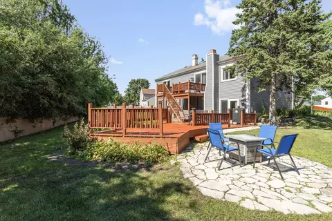 Exterior - 840 S Cleburne Ave, Bartlett, IL 60103 photo 6 of 9