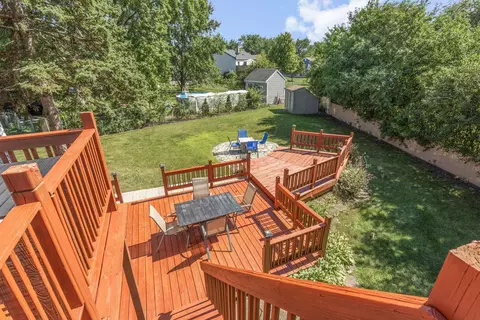 Exterior - 840 S Cleburne Ave, Bartlett, IL 60103 photo 3 of 9