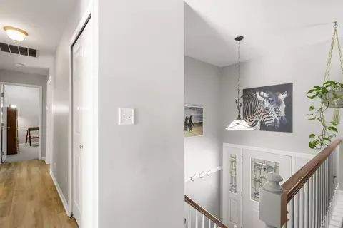 Entry Way - 840 S Cleburne Ave, Bartlett, IL 60103 photo 2 of 2