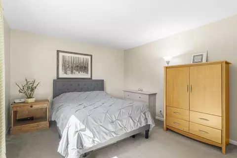 Bedroom - 840 S Cleburne Ave, Bartlett, IL 60103 photo 4 of 4