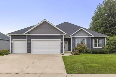 454 Snow St, Sugar Grove, IL 60554