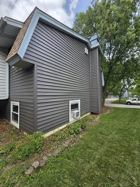 Exterior - 427 Devon Ln, Bolingbrook, IL 60440 photo 3 of 4