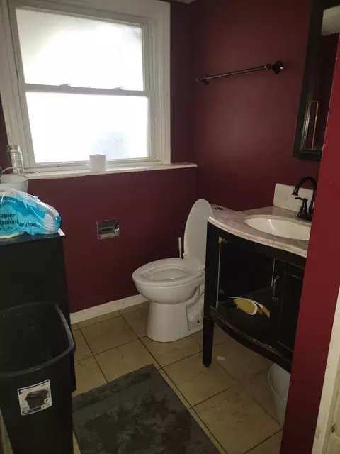 Bath - 427 Devon Ln, Bolingbrook, IL 60440 photo 2 of 2