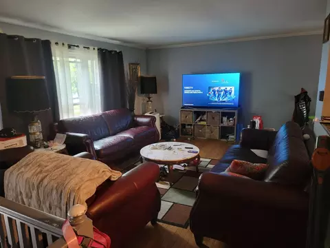 Living - 427 Devon Ln, Bolingbrook, IL 60440 photo 1 of 2