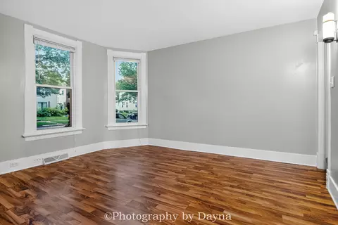 Living - 880 S 5th Ave, Kankakee, IL 60901 photo 4 of 4