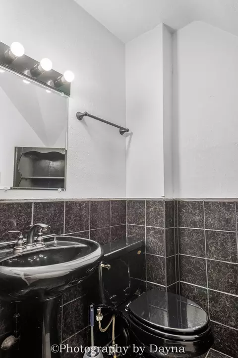 Bath - 880 S 5th Ave, Kankakee, IL 60901 photo 3 of 3