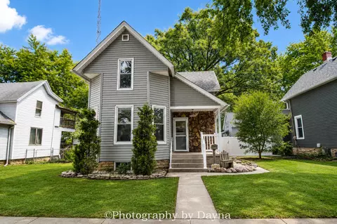 Exterior - 880 S 5th Ave, Kankakee, IL 60901 photo 1 of 7