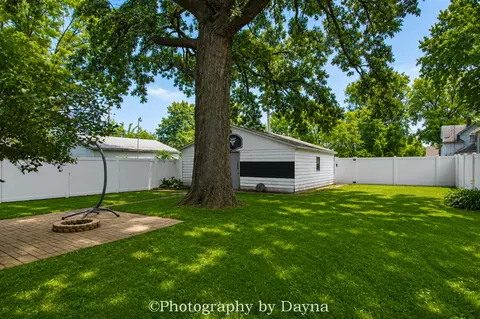 Exterior - 880 S 5th Ave, Kankakee, IL 60901 photo 6 of 7