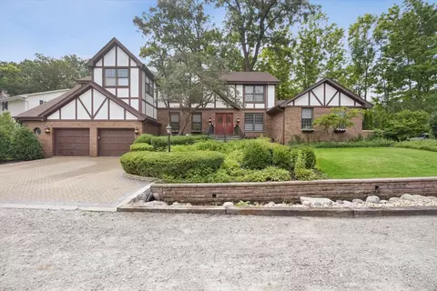 1330 Maple Ave, Downers Grove, IL 60515